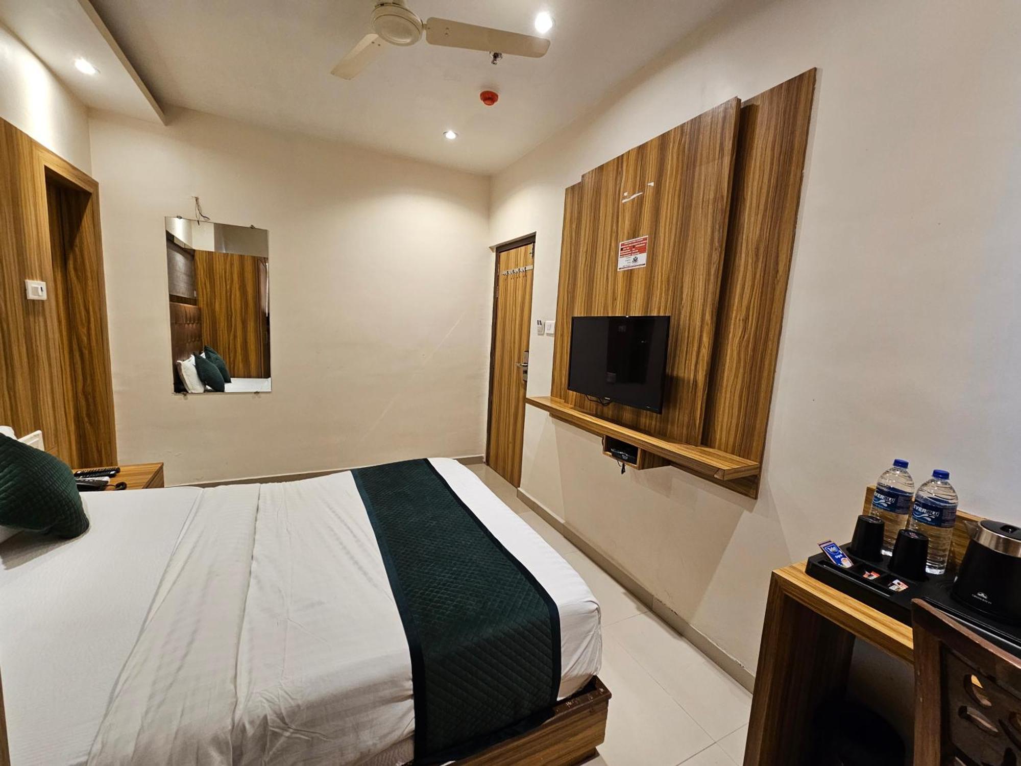 Hotel Bkc Garden - Near Us Embassy Bkc 孟买 外观 照片