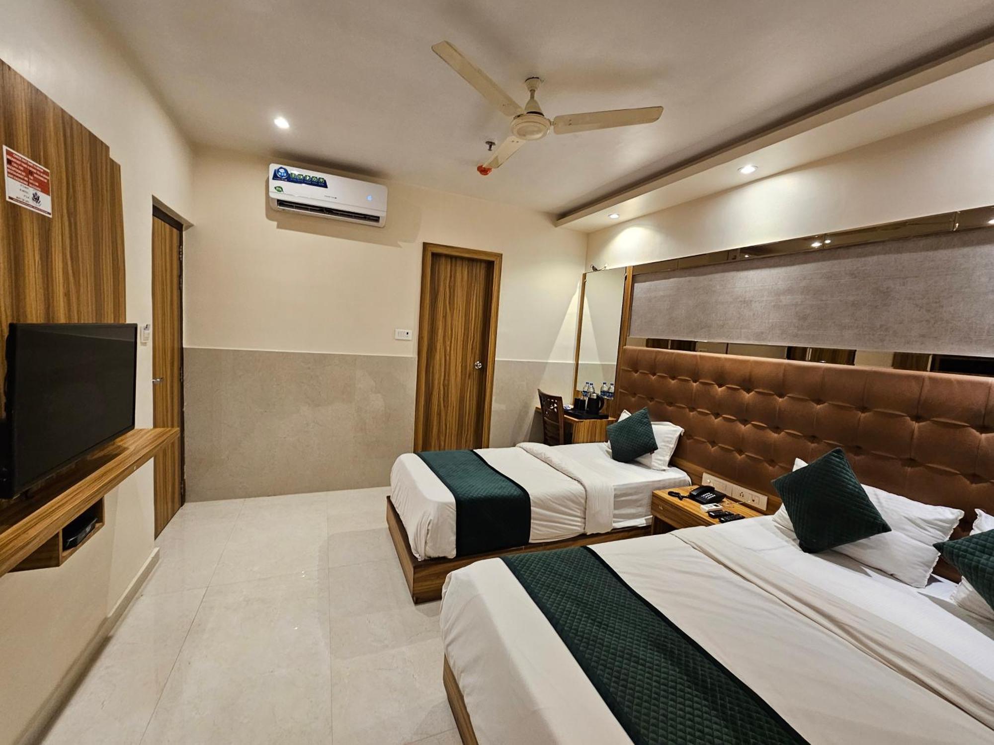 Hotel Bkc Garden - Near Us Embassy Bkc 孟买 外观 照片